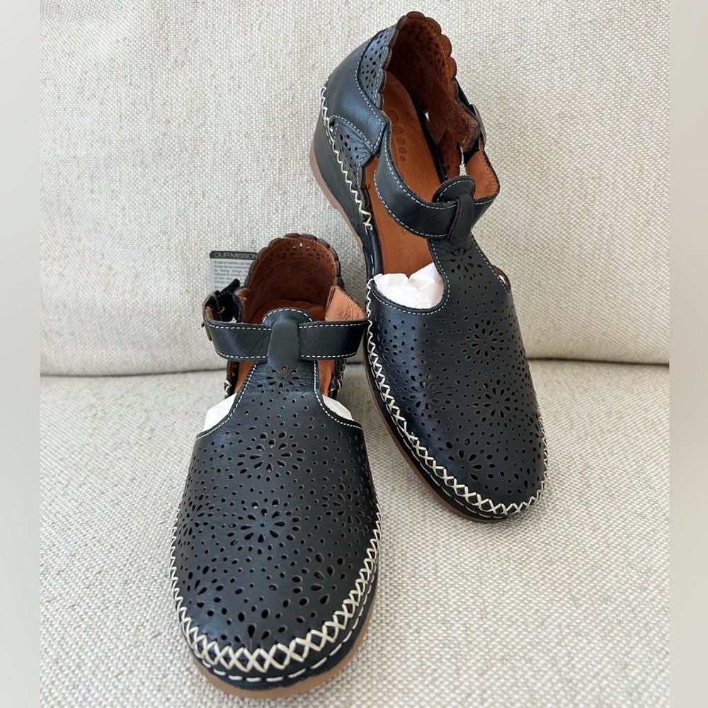 Spring Step Airy T-Strap Black Leather Women’s Size US 6.5/7 EU 37 NIB